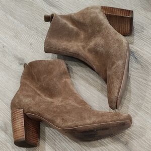 Halston Brown Women's Suede Ankle Boots